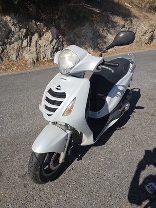 Honda Passion 125 Scooter Blanca