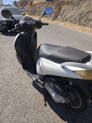 Honda Passion 125 Scooter Blanca