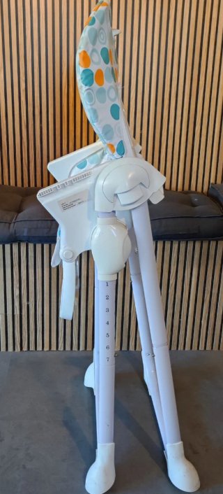 Trona reclinable y plegable para bebé