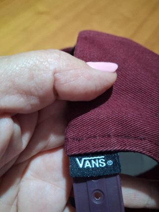 Gorra Vans granate y Blanca