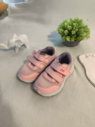Zapatillas niña rosas velcro Talla 24