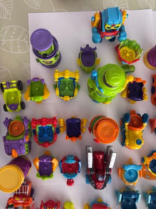 Superthings Coches y Figuras