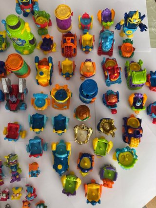 Superthings Coches y Figuras