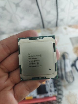QIYIDA X99 Placa Base + CPU E5 2690V4