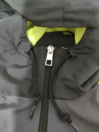 Chaqueta Nike con capucha y cremallera