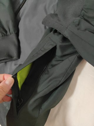 Chaqueta Nike con capucha y cremallera