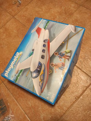 Avión Playmobil Summer Fun con figuras