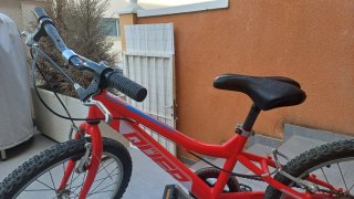 Bicicleta infantil Quer Mission 20'' roja