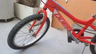 Bicicleta infantil Quer Mission 20'' roja