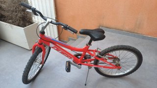 Bicicleta infantil Quer Mission 20'' roja