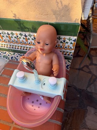 Bañera Baby Born con accesorios
