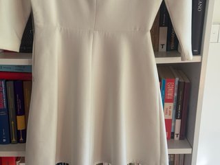 Vestido blanco con cremallera