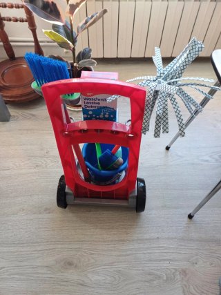 Carrito de limpieza infantil con accesorios