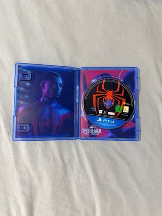 God of War & Spider-Man Miles Morales PS4