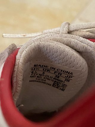 Zapatillas Adidas Blancas y Rojas