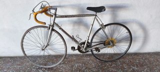 Bicicleta de carretera antigua