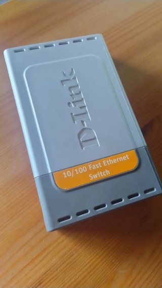 Switch D-Link 10/100 Fast Ethernet DES-1008D
