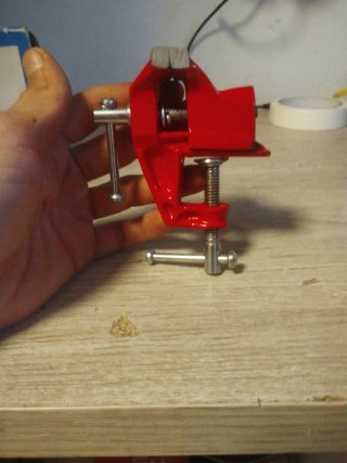 Mini tornillo de mesa SINI BRICO