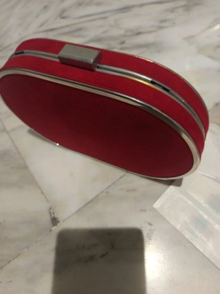 Cartera de mano roja