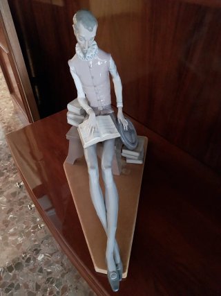 Figura Lladró "Don Quijote leyendo"