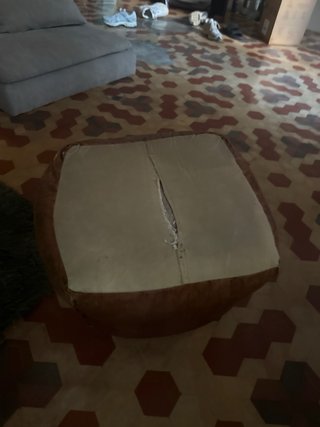 Puff de cuero marrón