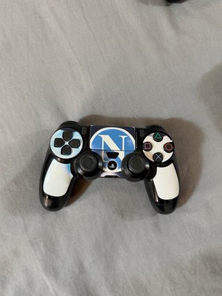 PS4 Fat 500GB - Firmware 10.50 + 4 controller