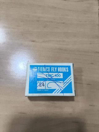 Lote Anzuelos Tiemco TMC 100