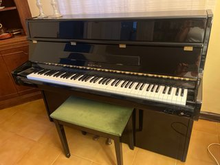 Piano Samick de Pared Negro