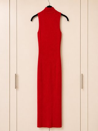 Vestito lungo rosso collo alto smanicato