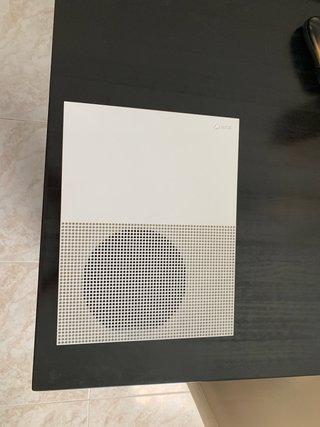 Xbox One S 1TB + Mando Dorado + Juegos