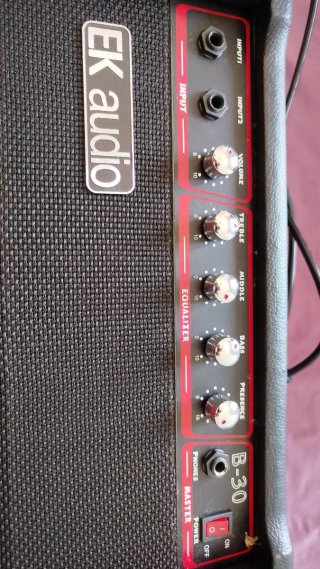 Amplificador EK audio B-30 Bajo