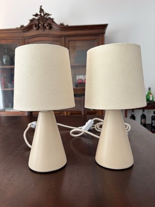 Conjunto 2 pequenos candeeiros de mesa bege