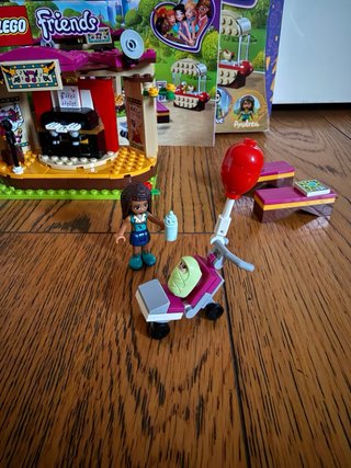 Lego Friends 41334, Performance al parco di Andrea