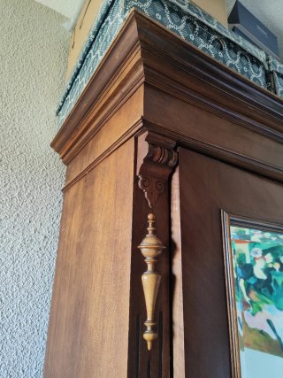 Armario antiguo madera con espejo