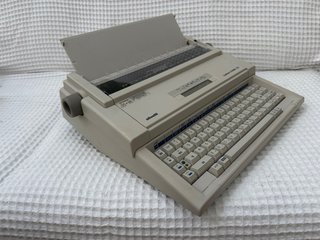 Máquina de escribir Olivetti E545-II