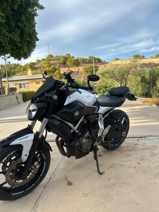 Yamaha MT-07 Negra