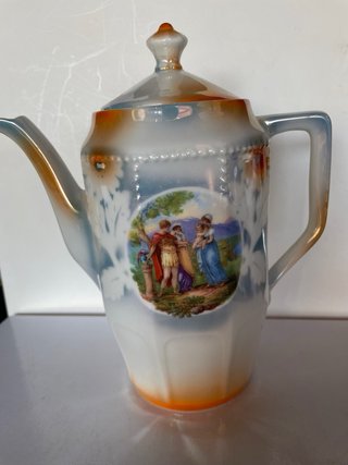 Cafetera antigua cerámica decorada