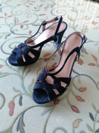 Zapatos de fiesta de Nuria Cobo Azul