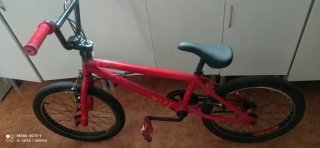 Bicicleta BMX Roja