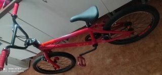 Bicicleta BMX Roja