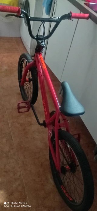 Bicicleta BMX Roja