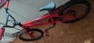 Bicicleta BMX Roja