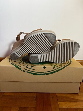 Sandalias cuña Panama Jack Marrones