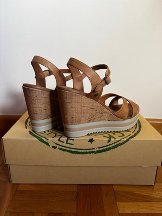 Sandalias cuña Panama Jack Marrones