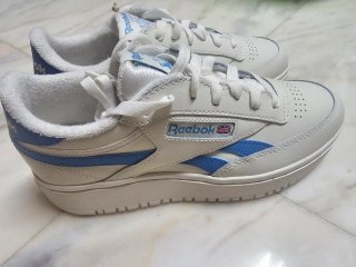 Zapatillas Reebok Blancas y Azules a estrenar