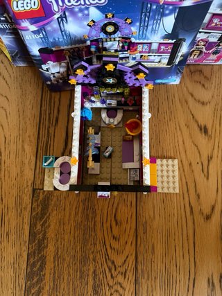 Lego Friends 41104, Il camerino della pop star