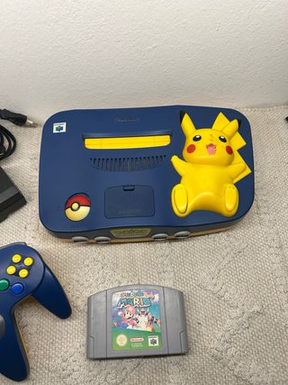 Nintendo 64 Pikachu Edition