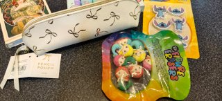 Set di articoli di cancelleria kawaii: penne, gomme, ecc.