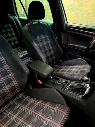 VOLKSWAGEN GOLF GTI PERFORMANCE DSG 2016