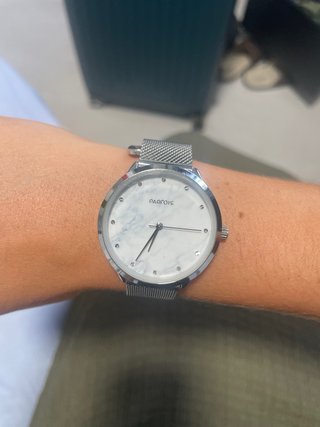 Reloj Parfois esfera mármol plateado